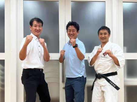 本日は、朝、事務局打合せ。